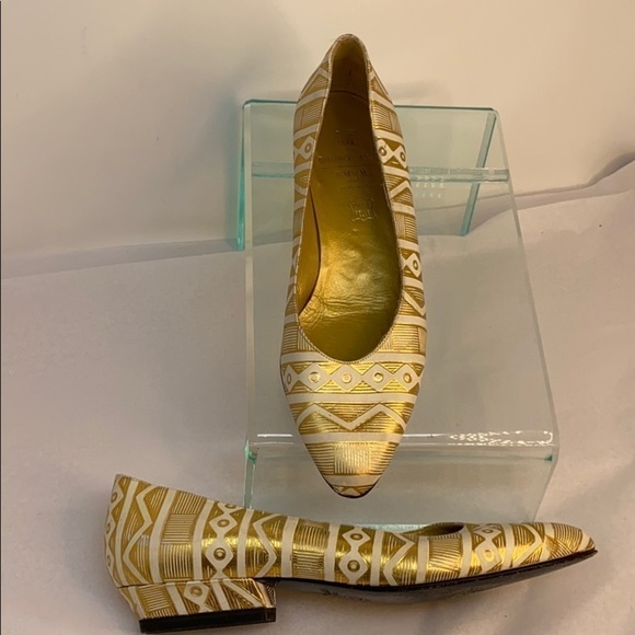 Bruno Magli Shoes - Bruno Magli Sz 6 Flat Gold White Leather Flats